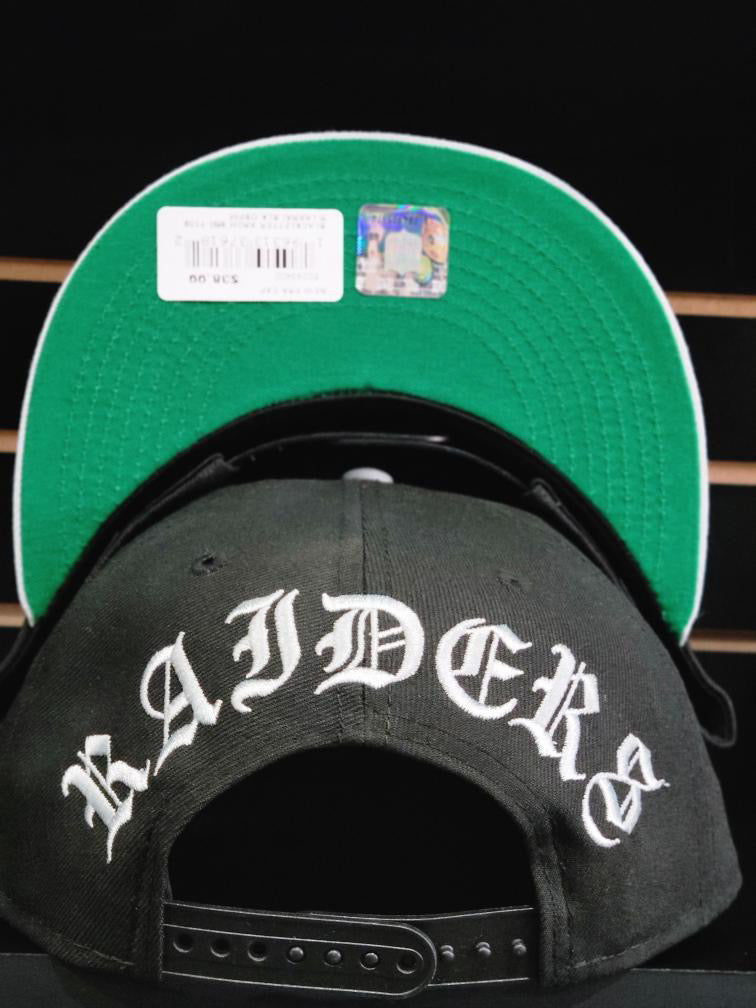 Raiders New Era Blackletter Arch 9FIFTY Snapback Hat - Black/Silver