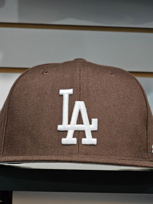 '47 Los Angeles
Dodgers captain brown/ white logo adjustable snapback