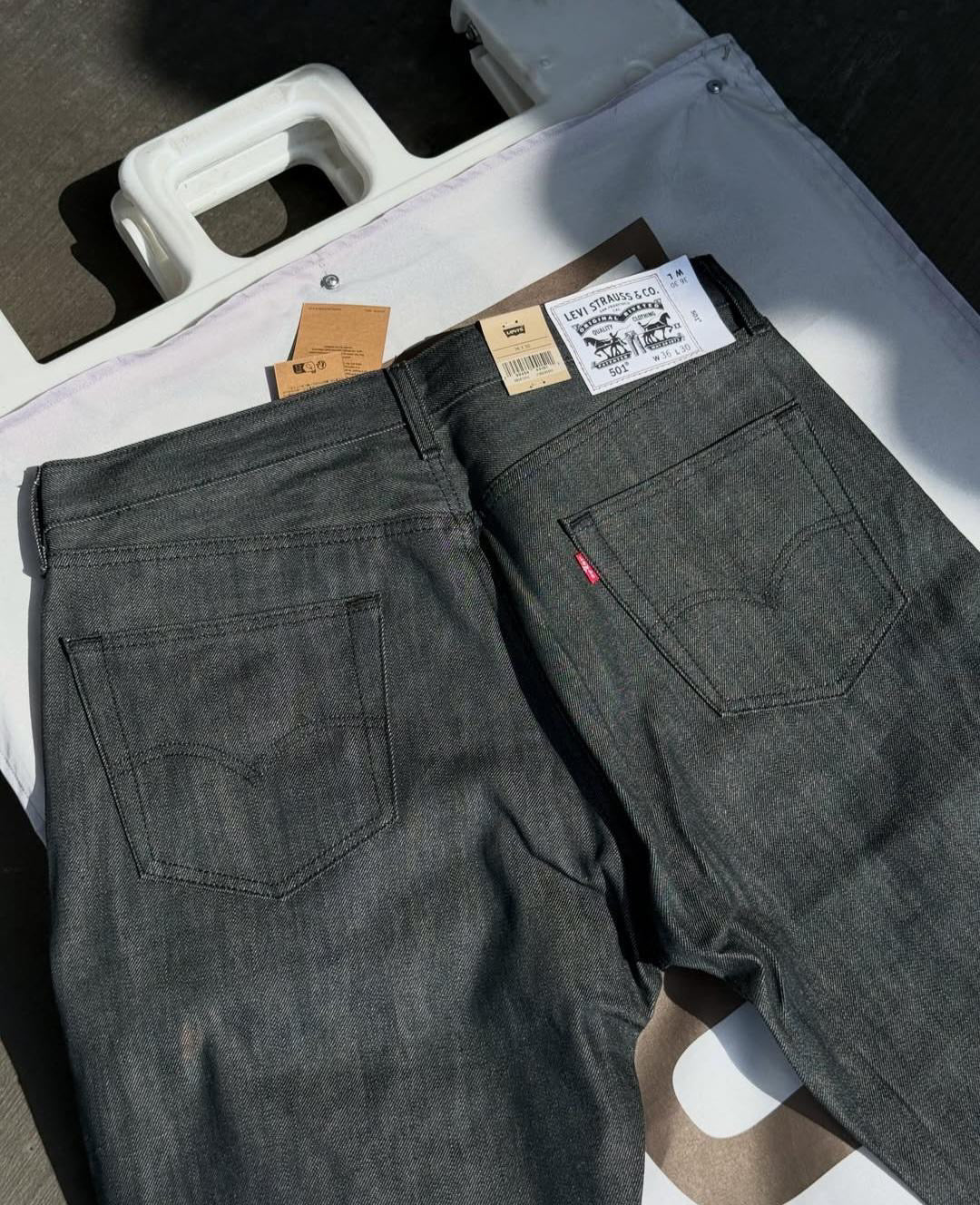 LEVI'S Men's CHARCOAL 501® Original Shrink-to-Fit™ Jeans CHARCOAL