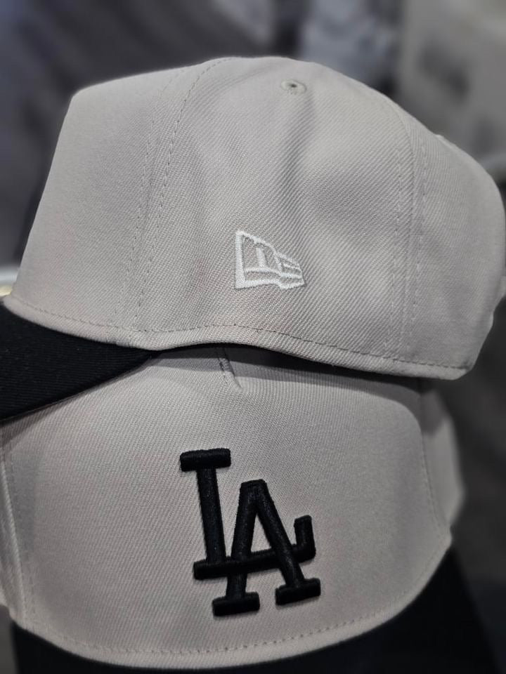 Los Angeles Dodgers Cream & Black 2 Tone 9Forty A-Frame Snapback