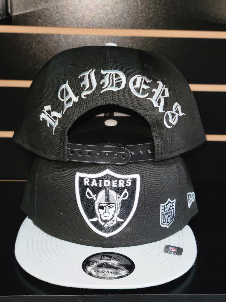 Raiders New Era Blackletter Arch 9FIFTY Snapback Hat - Black/Silver